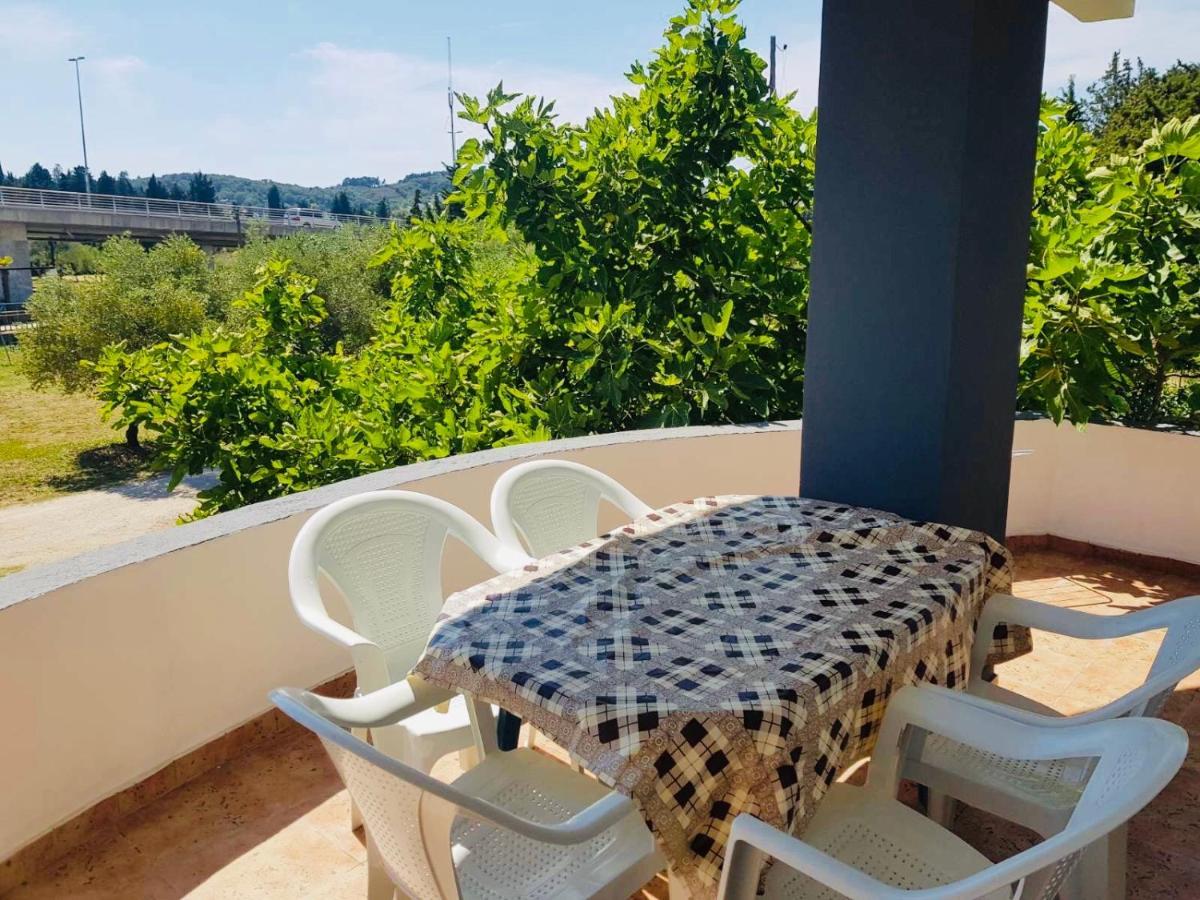 Apartments Flamingo Ulcinj Bagian luar foto