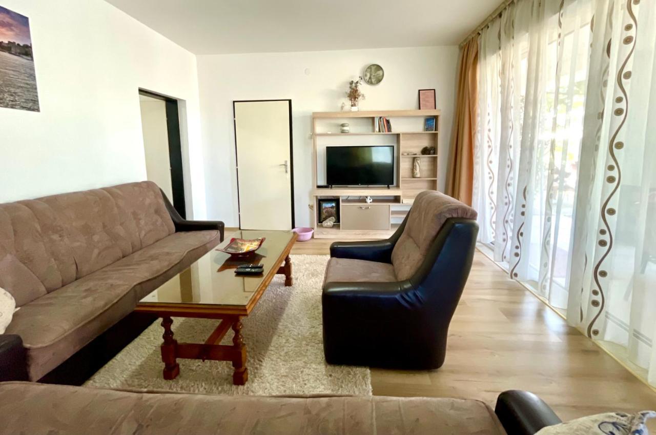 Apartments Flamingo Ulcinj Bagian luar foto