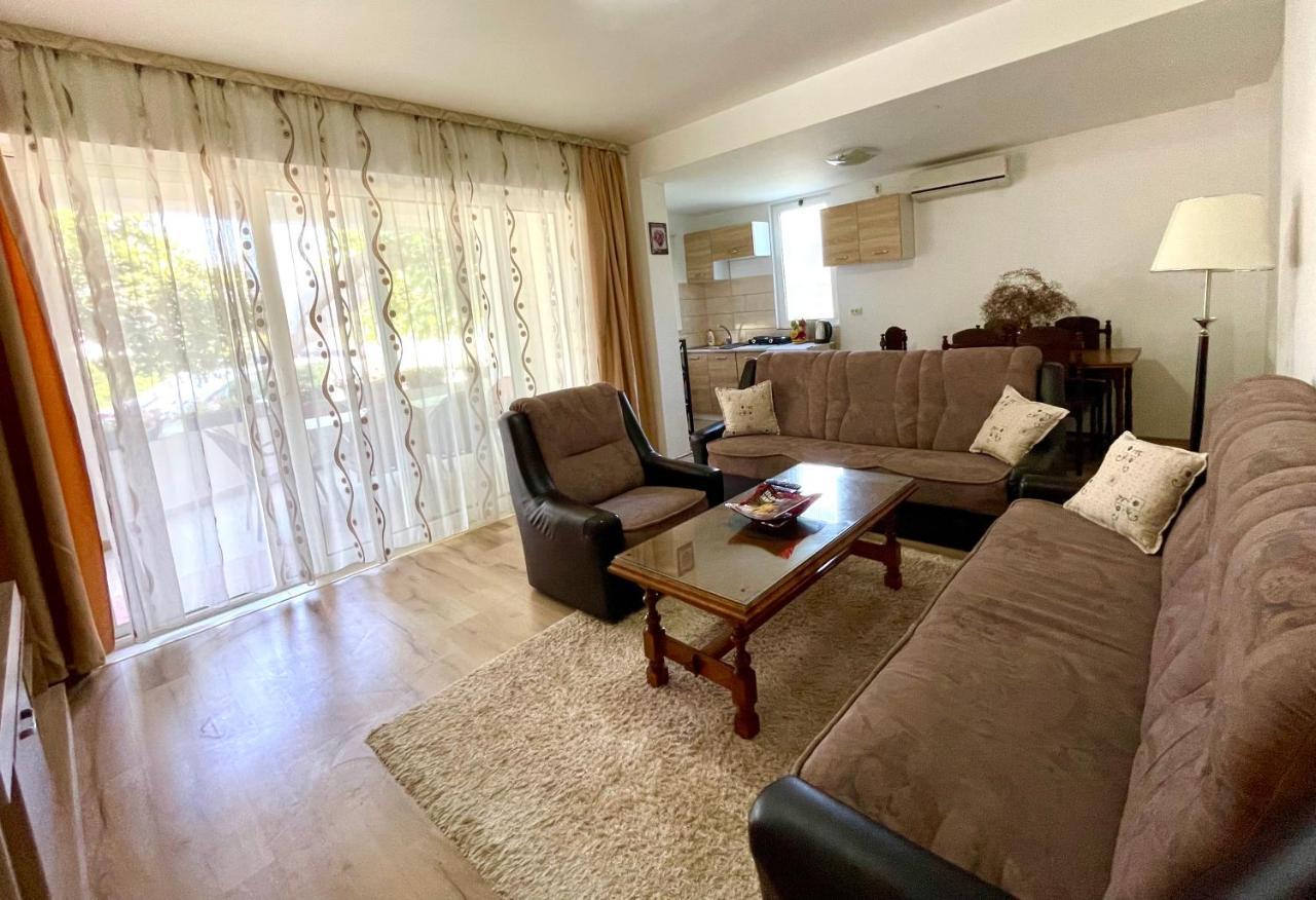 Apartments Flamingo Ulcinj Bagian luar foto