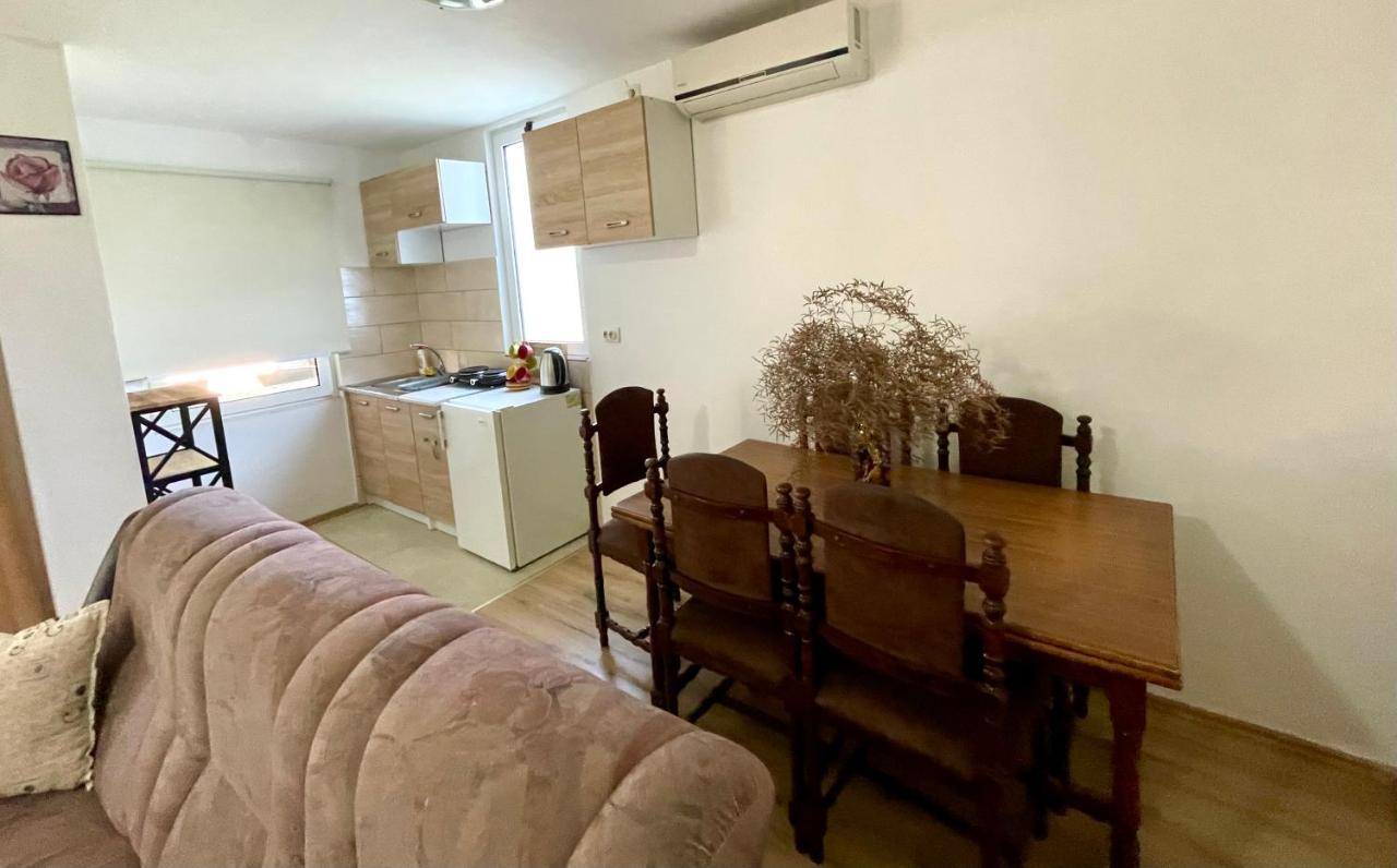 Apartments Flamingo Ulcinj Bagian luar foto
