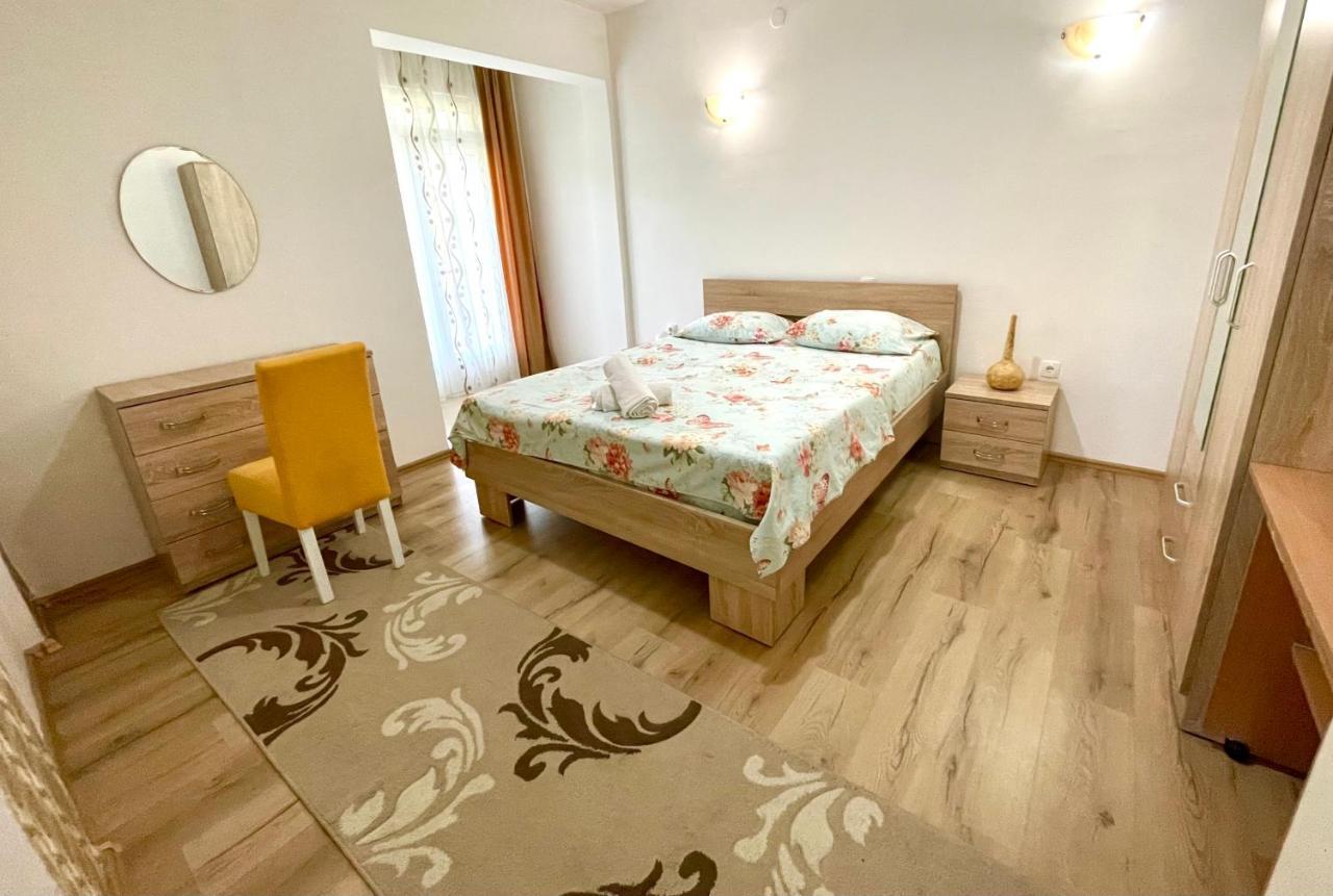 Apartments Flamingo Ulcinj Bagian luar foto