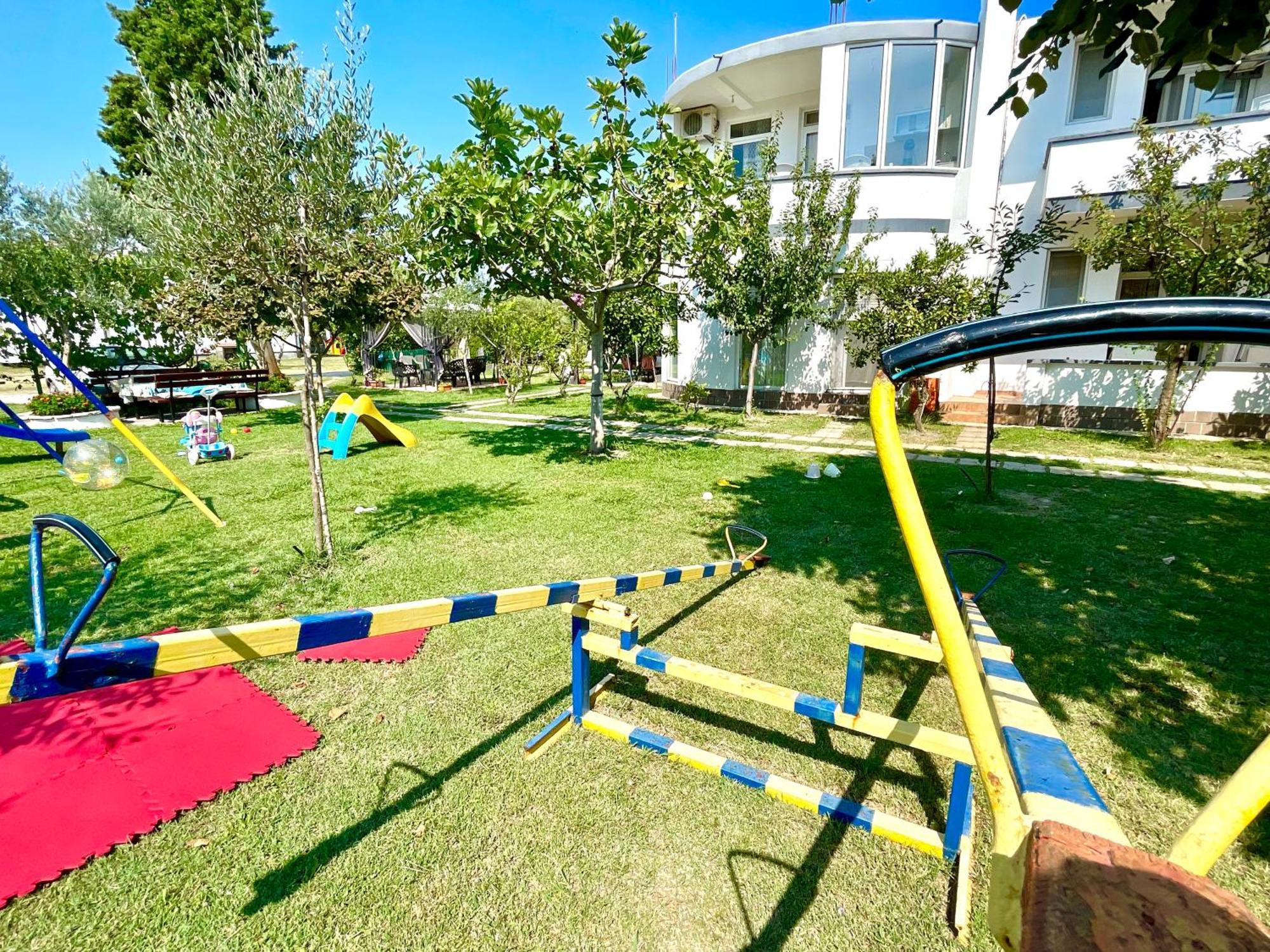 Apartments Flamingo Ulcinj Bagian luar foto