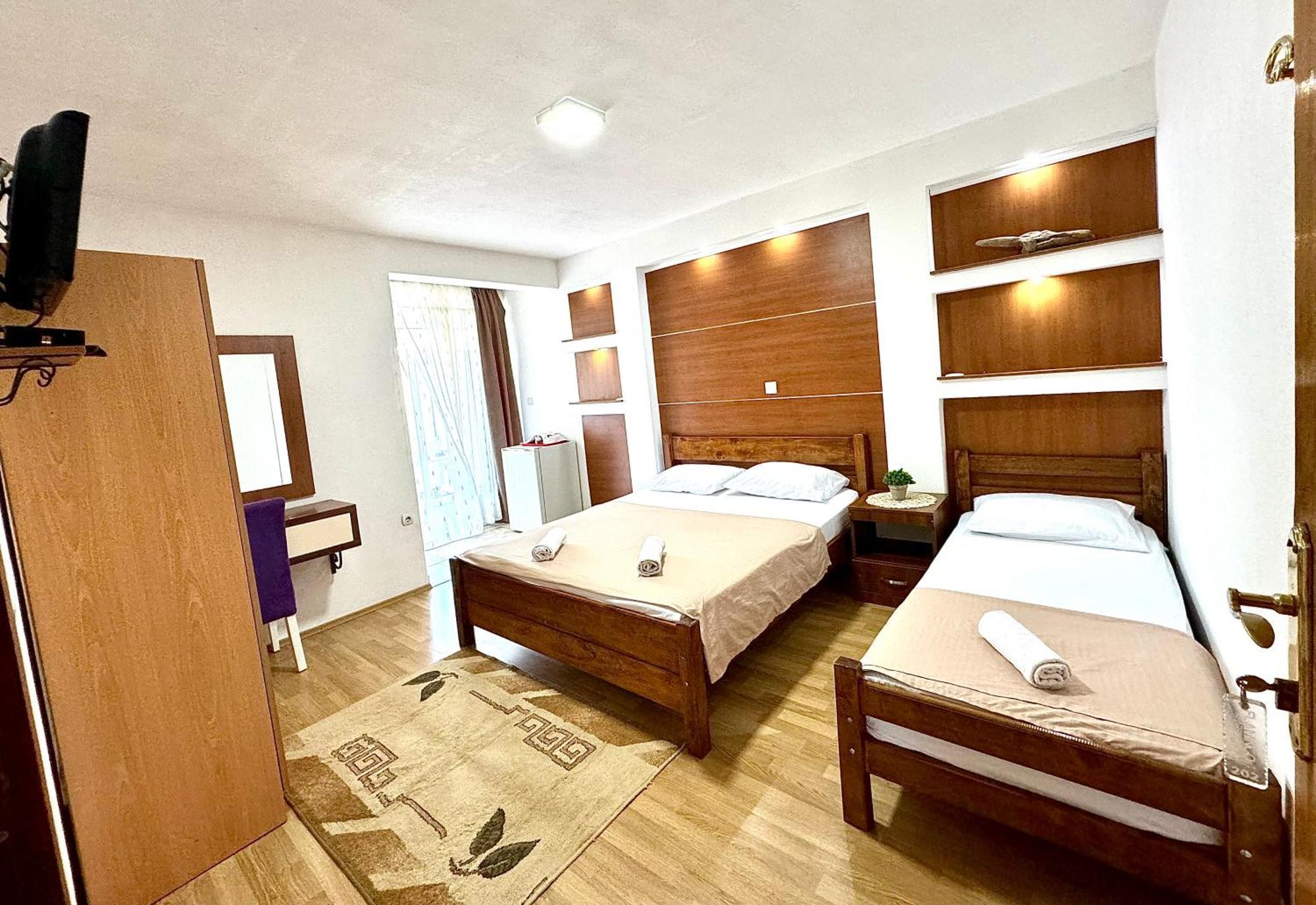 Apartments Flamingo Ulcinj Bagian luar foto