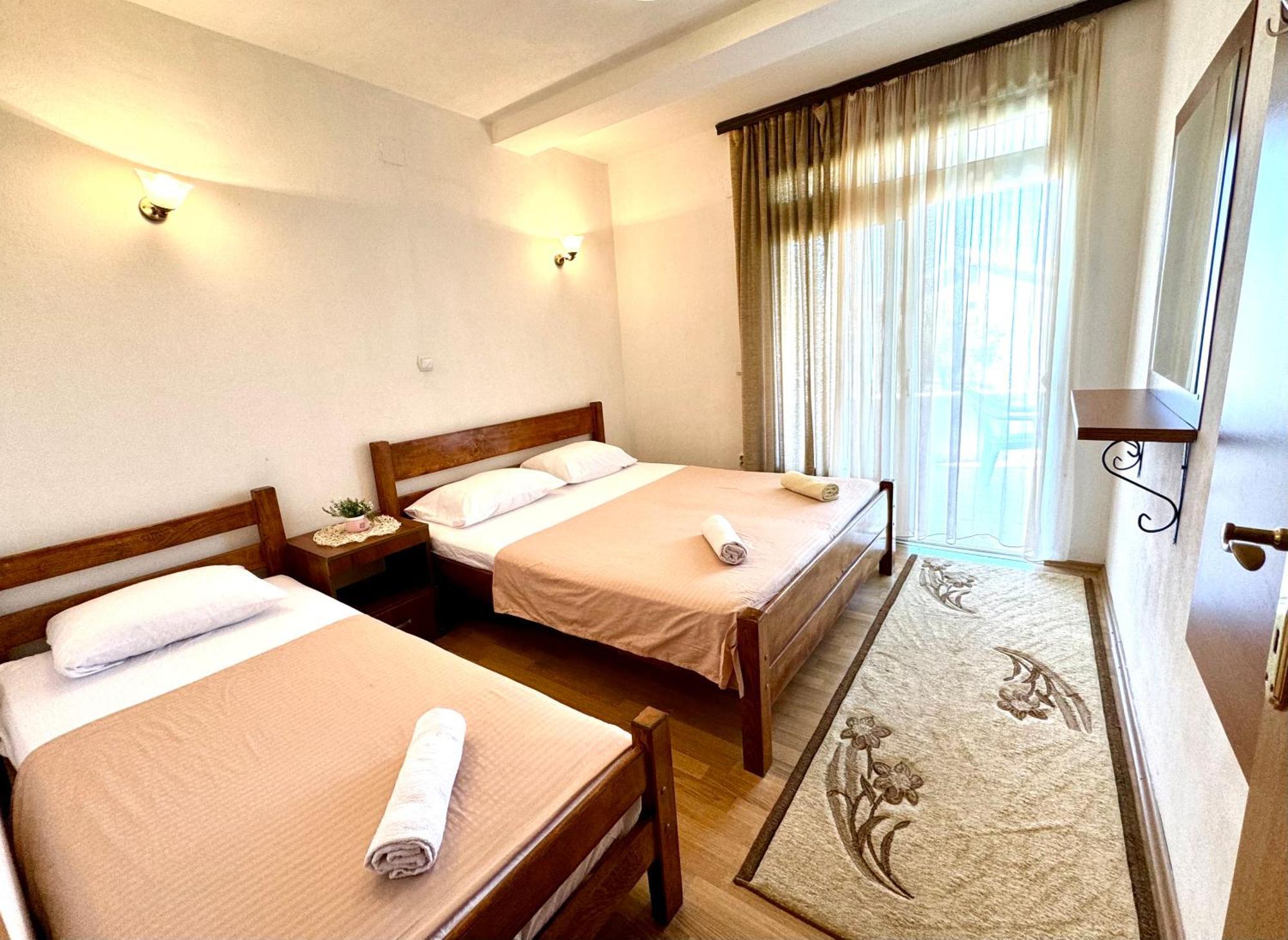 Apartments Flamingo Ulcinj Bagian luar foto