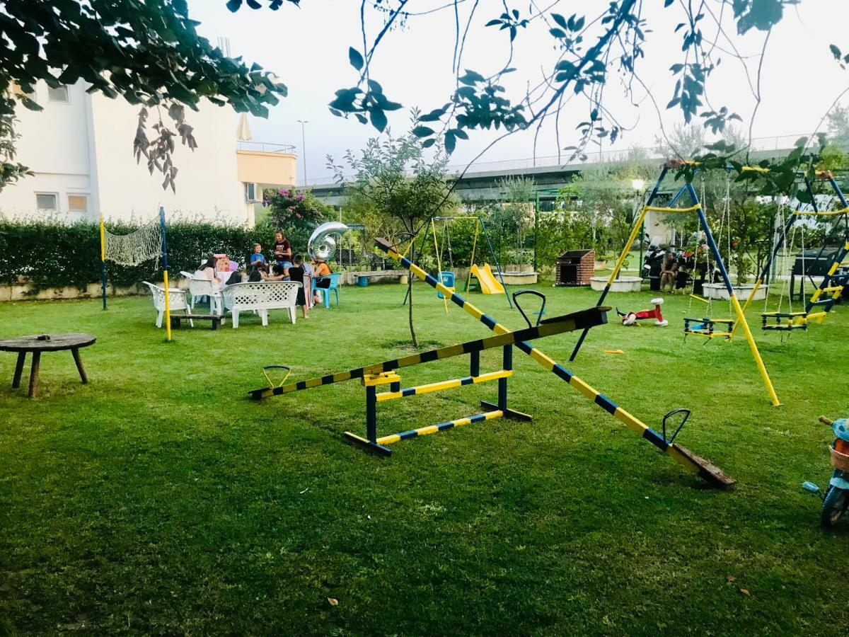Apartments Flamingo Ulcinj Bagian luar foto